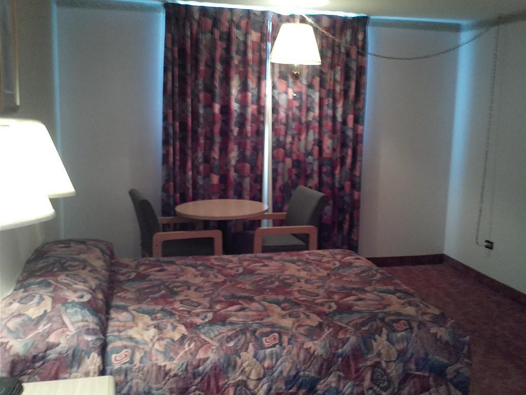 Empire Inn Brandon Esterno foto